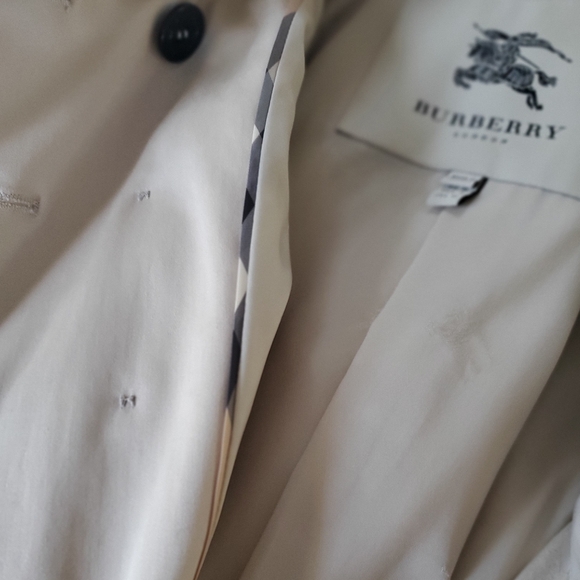 Burberry London Trench Coat-RARE FIND - Picture 9 of 16